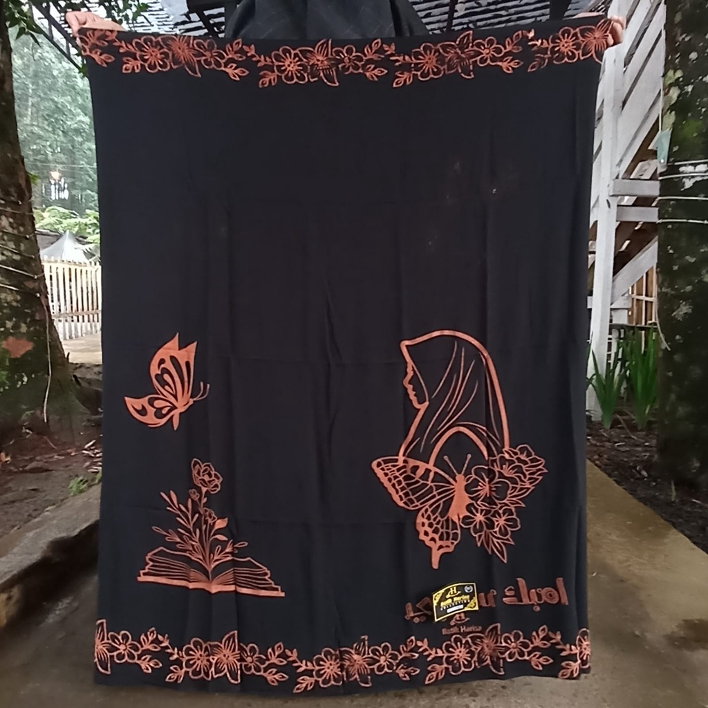 SARUNG BATIK MBAK SANTRI TERBARU by batik harisa Bahan Rayon halus dan tebal. sarung wanita.