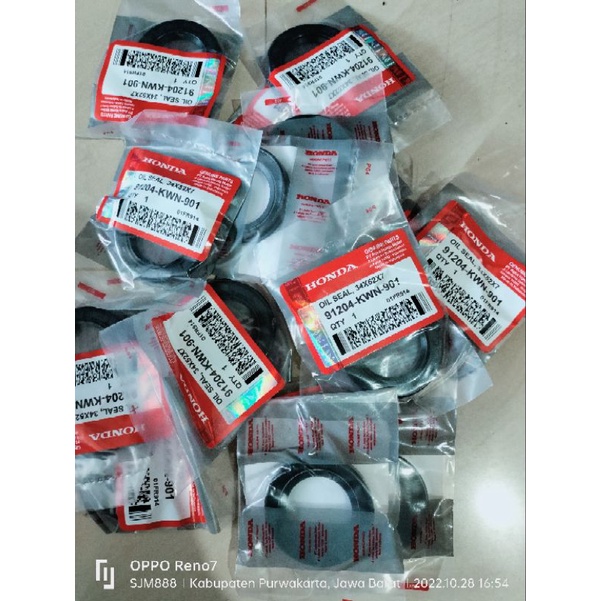 seal roda belakang vario125(kwn)