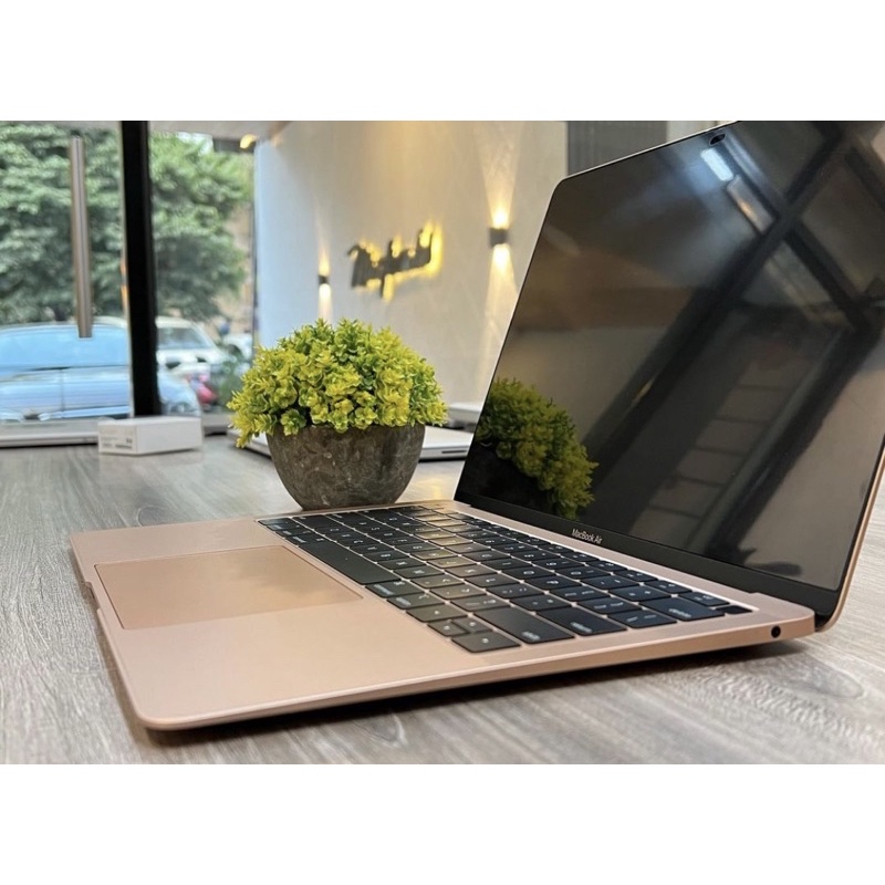 Macbook air retina 13” 2019 Ram 8 gb ssd 128gb 256gb