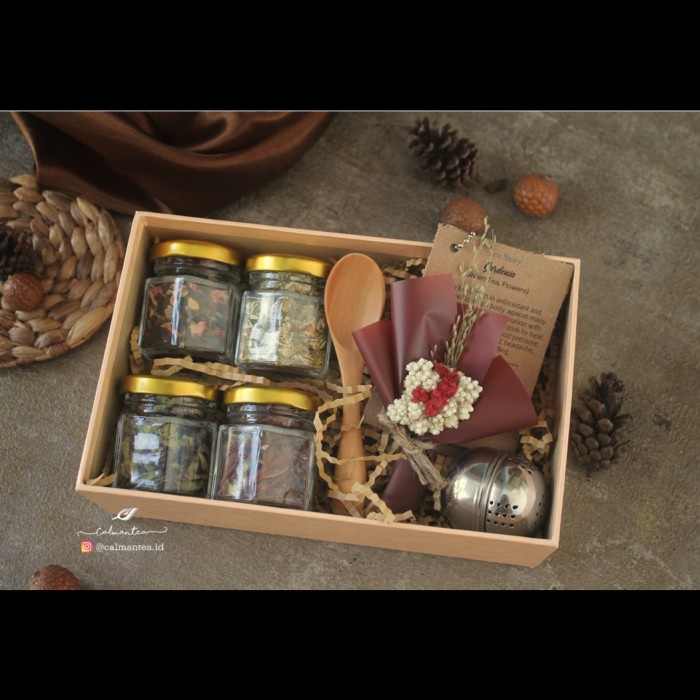 

[ COD ] Hampers Tea Gift Free Mini Bouquet - paper box