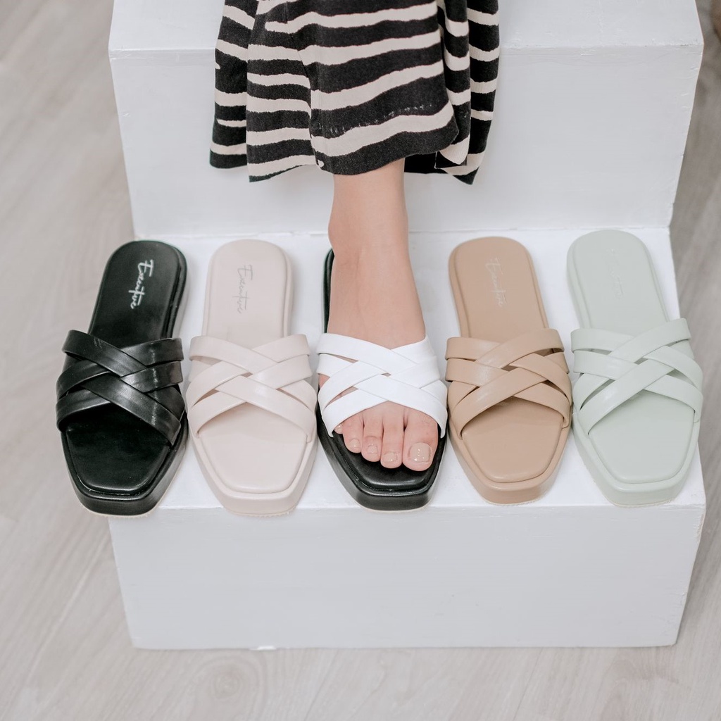 EXECUTIVE - Yumna Sandal Wanita