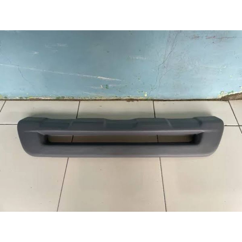 Dagu/Garnish depan untuk carry futura