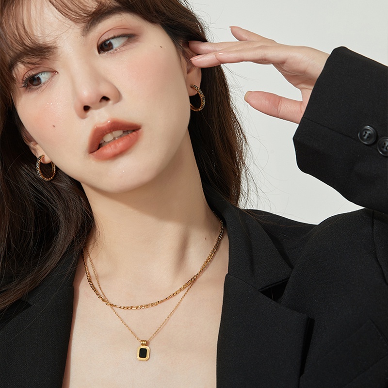 Kalung Model Lapis Emas 18k Bahan Titanium Steel Gaya Retro Korea Untuk Wanita