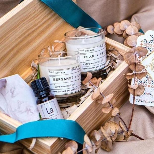 

YS- PREMIUM BIRTHDAY GIFT BOX OR CHRISTMAS HAMPERS BY AURORA.SCENT EW5346WED