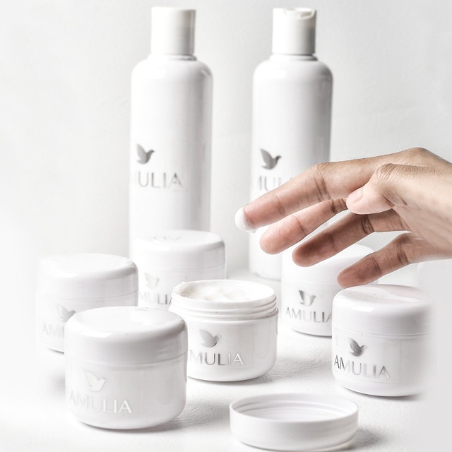 Cream badan harum wangi Y Lau L'Homme Ultime (Pria)