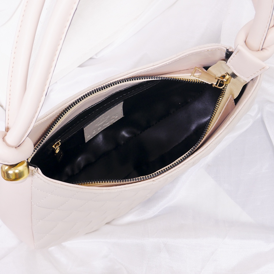 Bernx's Shoes - Clarisa Tas Wanita Tas Selempang Sling Bag Fashion Wanita Shoulder Bag