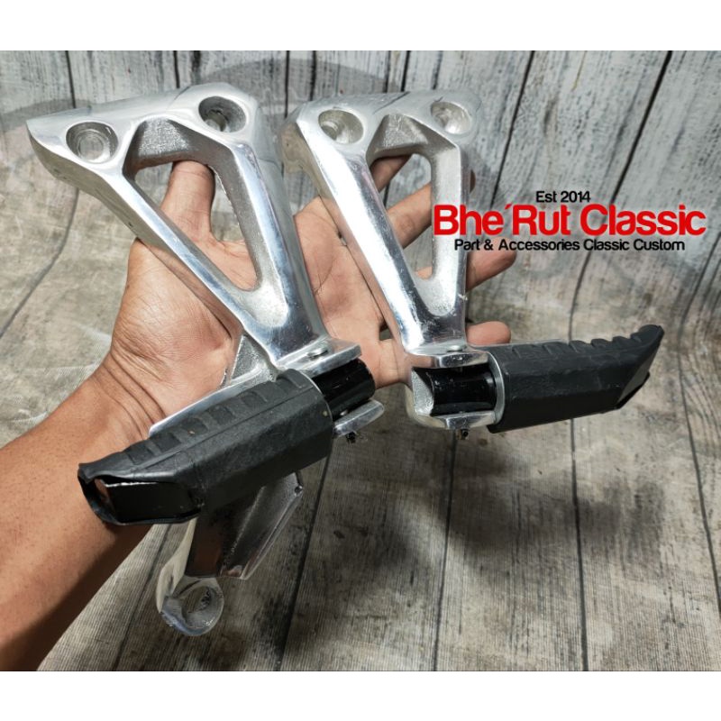 STEP FOOTSTEP BELAKANG REVO ABSOLUTE REVO