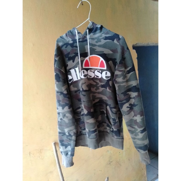 ellese camo