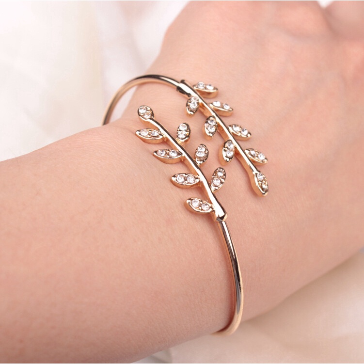 Gelang Bangle Model Terbuka Adjustable Bentuk Daun Warna Silver Untuk Wanita