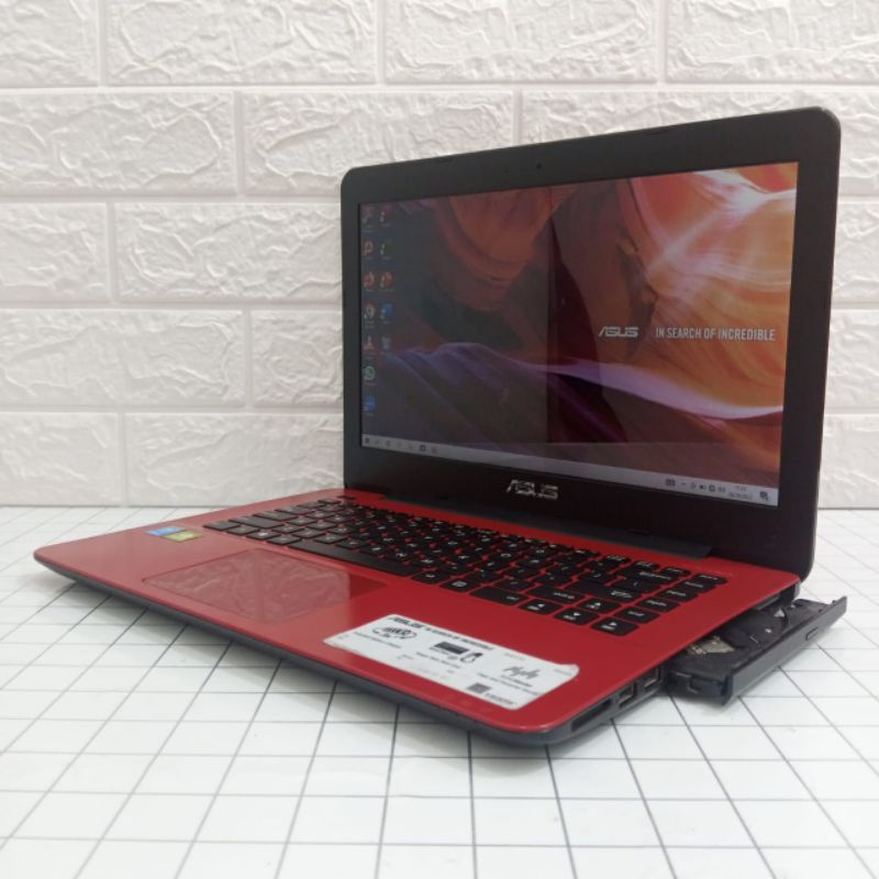 Asus X455LF Core i5 Gen ke-5 Ram 4GB hdd 500gb Nvidia geforce 930 2gb