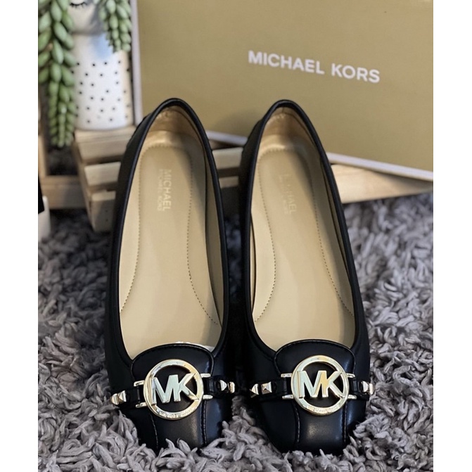 MK fulton black nappa size 6.5