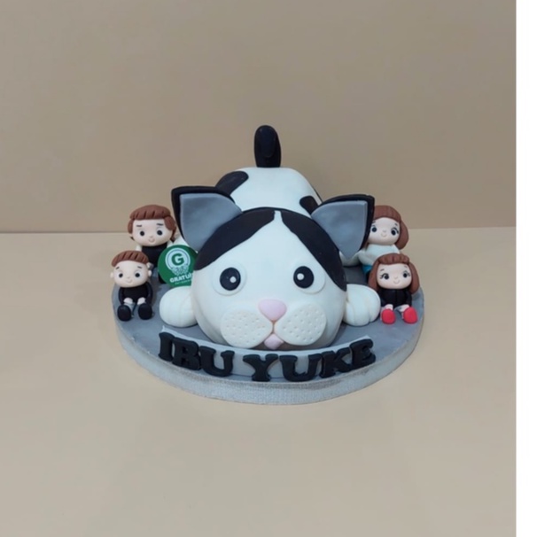 

KUCING / KUE ULANG TAHUN