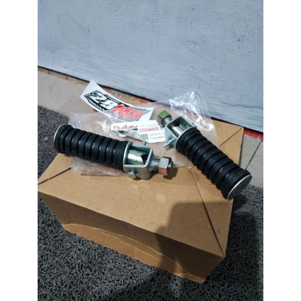 KARET POSTEP BELAKANG INJAKAN KAKI YAMAHA L2G L2 V75 V80 L2S DRAT 17 SET KANAN DAN KIRI