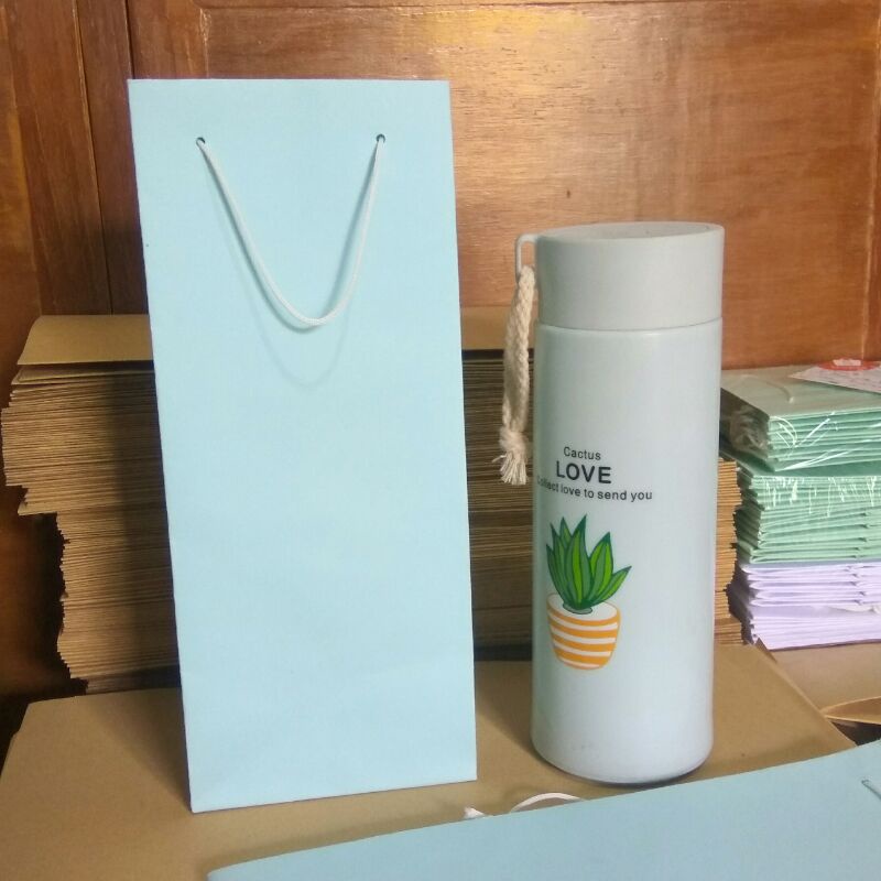 

PAPERBAG BOTOL BIRU MUDA | 200gsm | 10cm x 10cm x 24cm
