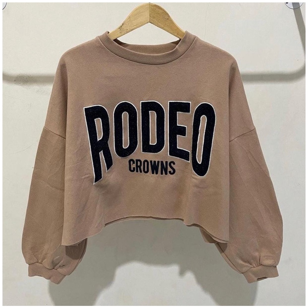 RODEO CROWNS SWEATER CROPE BAHAN FLEECE BAHAN FLEECE