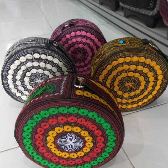 Tas cewek motif kerawang Gayo / tas selempang cewek / tas rotan bordir khas aceh