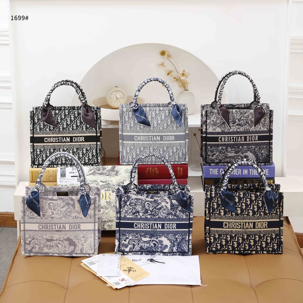 DR  Tote Bag 1699