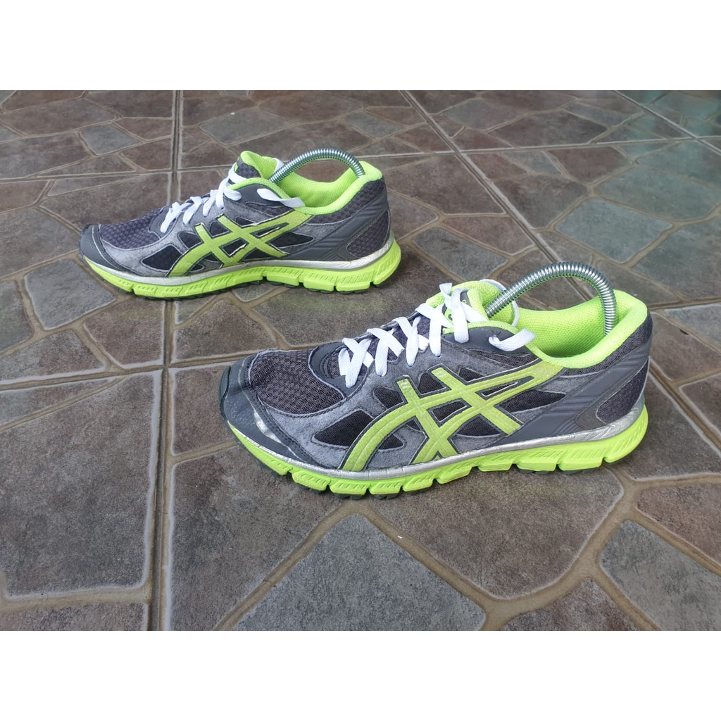 Size 44 Sepatu Bekas Asics Running Sport Sneakers
