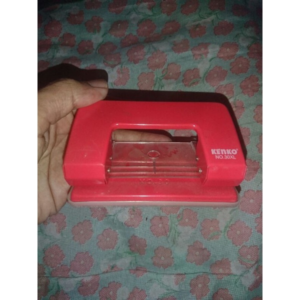 

Pembolong kertas Kenko NO.30XL