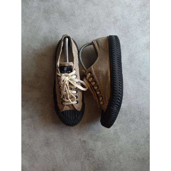 Sepatu Excelsior Bekas