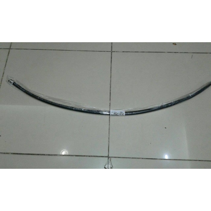 {BEKAS} KARET KACA DEPAN ATAS BMW E90 Limited