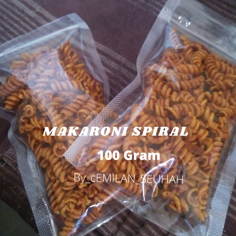 Makaroni spiral Pedas daun Jeruk Isi 100 gram