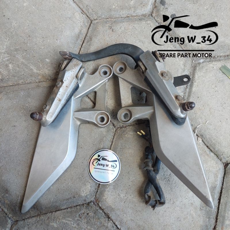 FOOT STEP DEPAN OLD CB 150R ORIGINAL