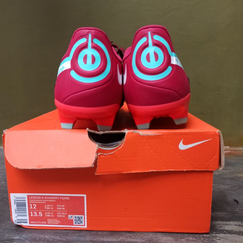 Sepatu Bola Nike tiempo legend 9 Academy