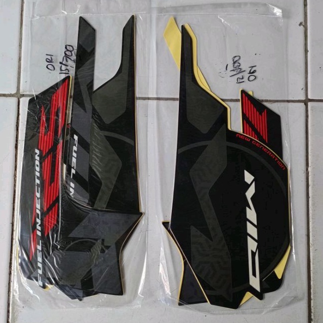 STRIPING STANDAR ORI LIST STIKER MOTOR MIO M3 TAHUN 2015 HITAM LIST MERAH