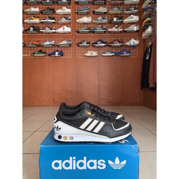 ADIDAS ORIGINAL LA TRAINER II BLACK WHITE