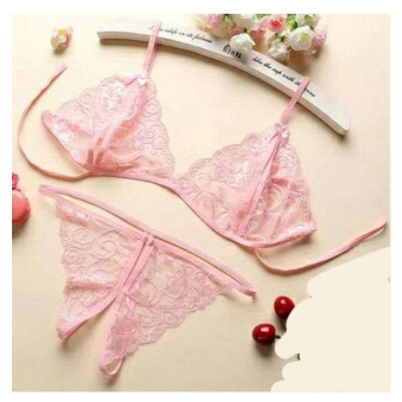 satu set celana dalam dan bra