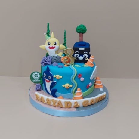 

HALF CAKE UK 15CM / BIRTHDAY CAKE
