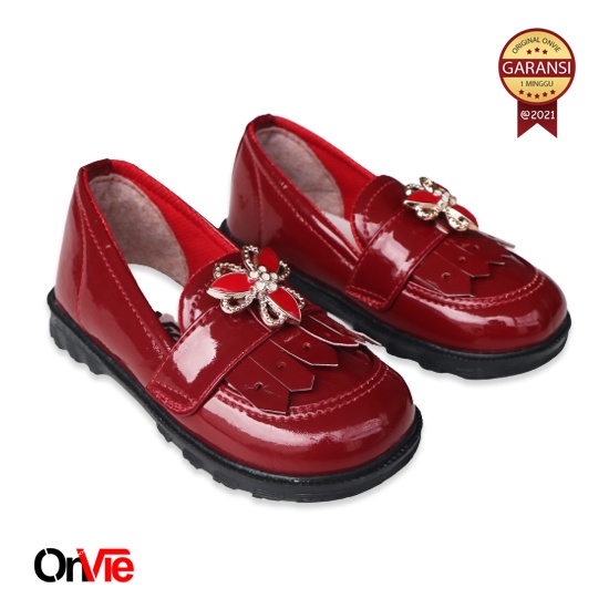 Sepatu Loafers Anak Glossy Dengan Variasi Bunga | Sepatu Formal Slip on Onvie