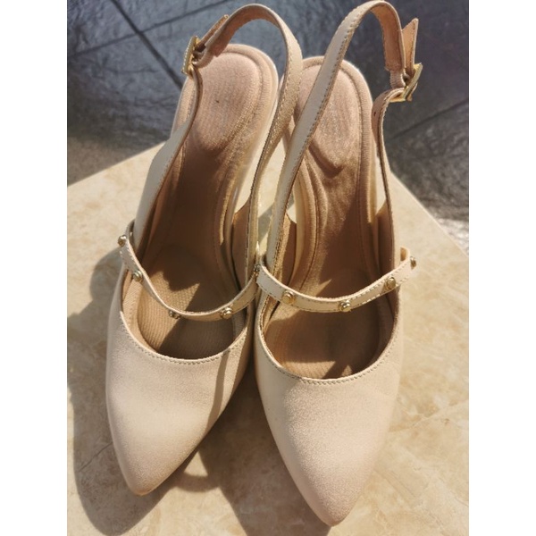 preloved rockport rockstud heels