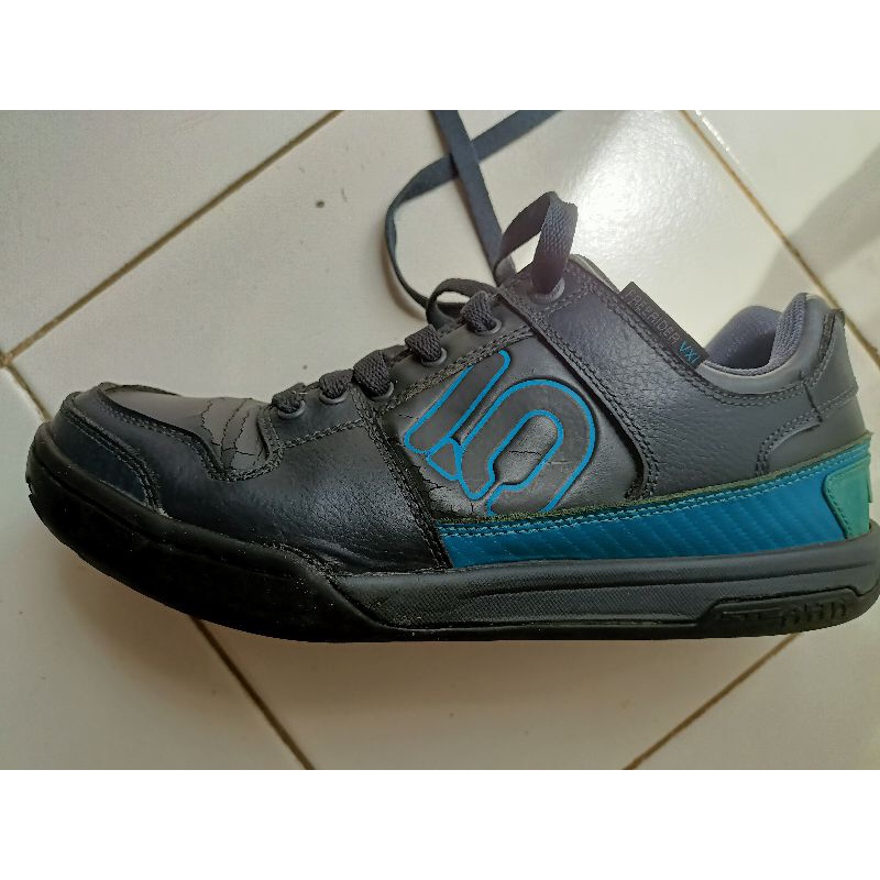 sepatu sepeda mtb five ten