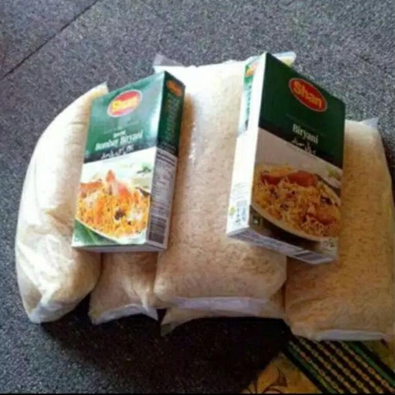 

Menarik.. paket beras basmati shan 1kg / plus 1 kotak bumbu beryani 35