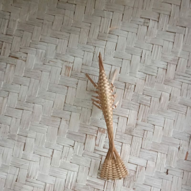 Hiasan dinding replika udang. lobster bambu
