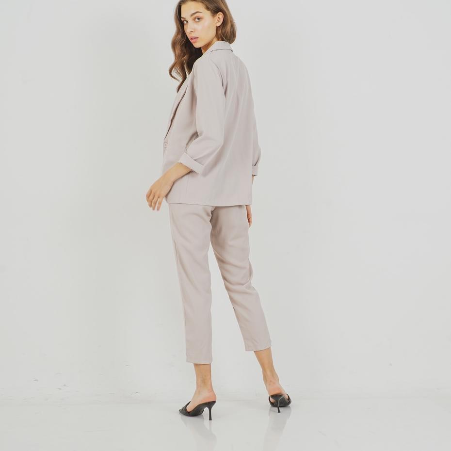 Chekout This Is April - One Set Wanita Jennie Set Ivory – 18150