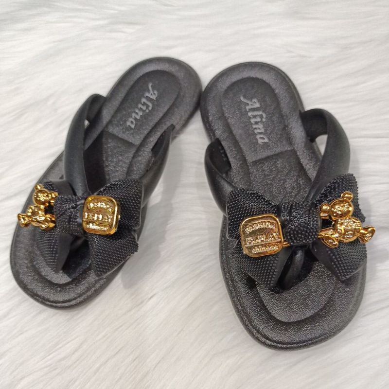 Sandal Jepit Anak Cewek Import/Sandal Jepit Anak Cewek Bangkok/Sandal Jepit Anak Cewek Terbaru/Sandal Jepit Anak Cewek Motif Boneka/Sandal Jepit Anak Cewek Jelly Karet Motif Pita Boneka