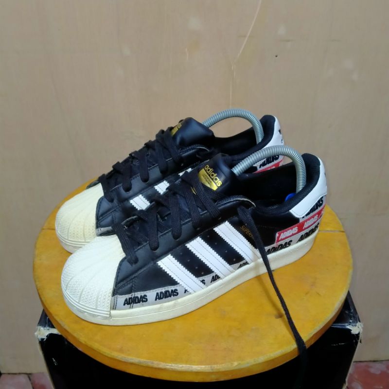 sepatu bekas Adidas Superstar