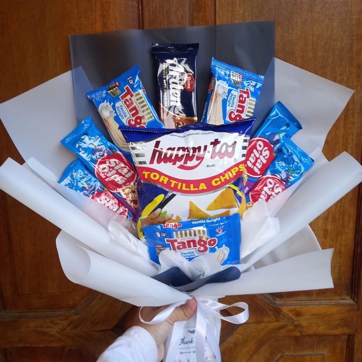 

Bucket snack hadiah ulang tahun wisuda