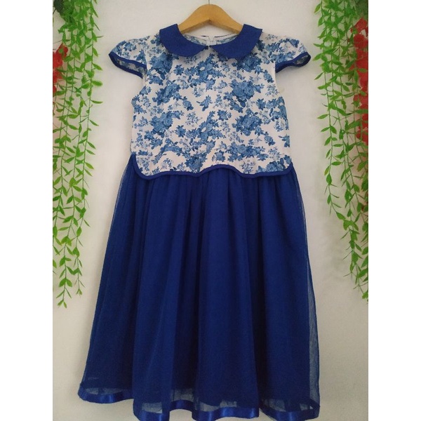 Dress anak putih bunga biru, lengan pendek