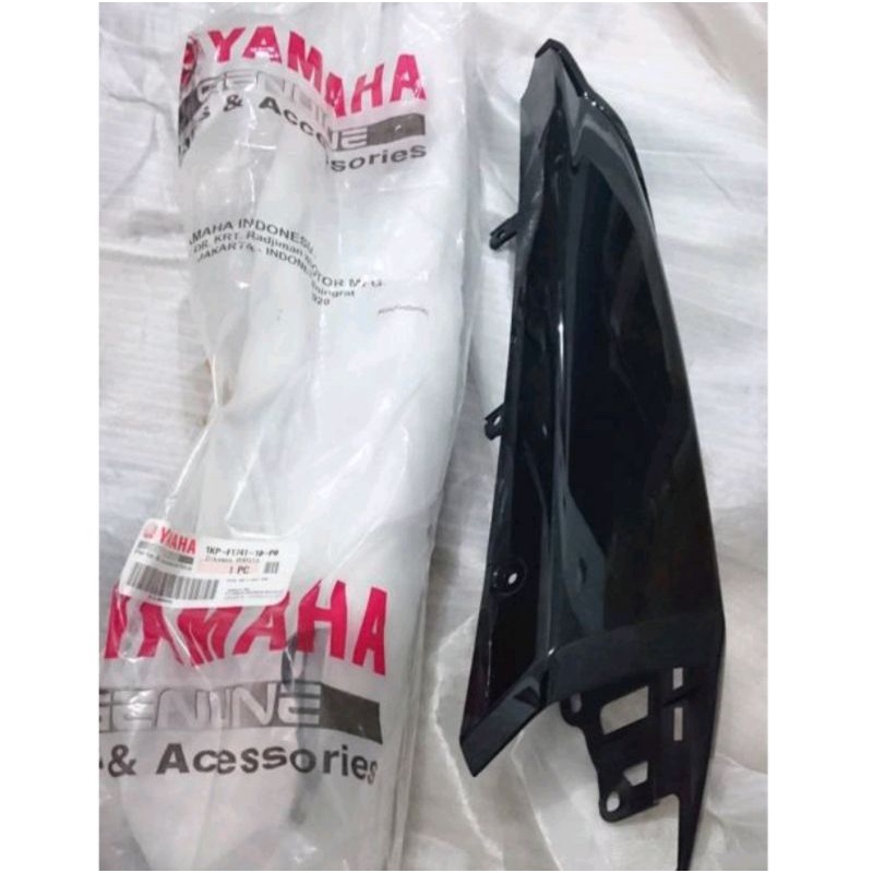 Cover Sambungan Body Kanan Yamaha Soul GT 115 1KP-F1741-00-7B ORIGINAL YAMAHA