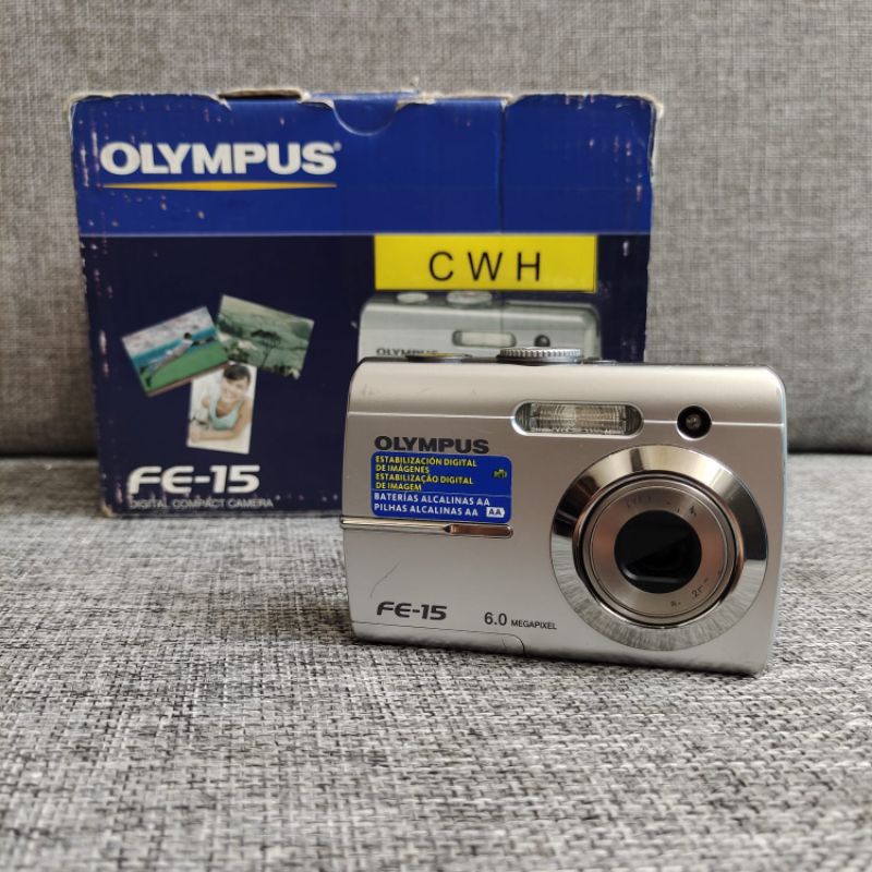 Olympus FE15 Kamera Digital Baterai AA Resmi