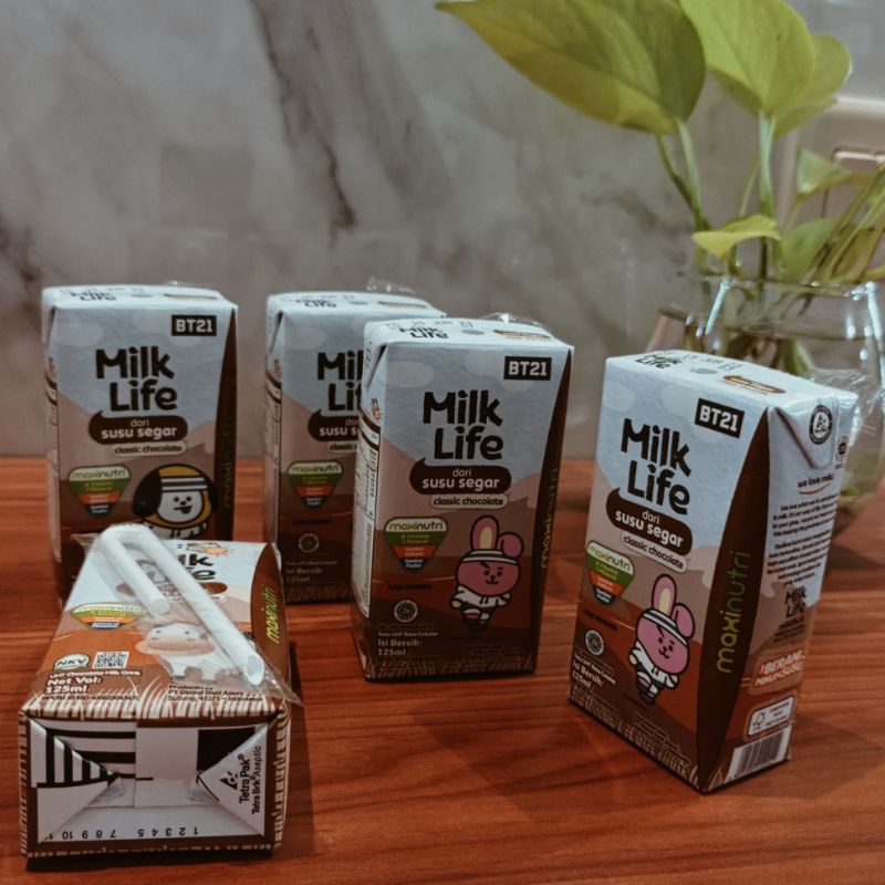 

Susu UHT MILK LIFE Edisi BT21 premium