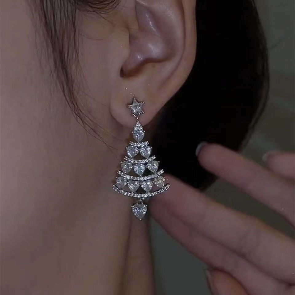 1 Pasang Anting Stud Zircon Kristal Berlian Imitasi Bentuk Pohon Natal Gaya Vintage Untuk Wanita