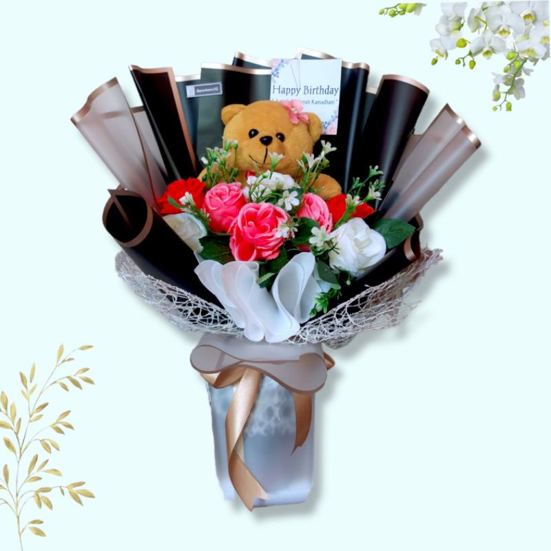 

Buket bunga boneka wisuda Bucket jajan coklat wisuda Sempro graduation