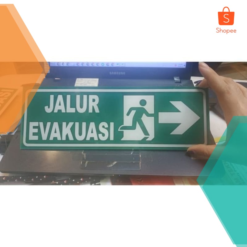 

Grosir akrilik / acrylic sign JALUR EVAKUASI 30X10CM STICKER RAMBU K3 Keren