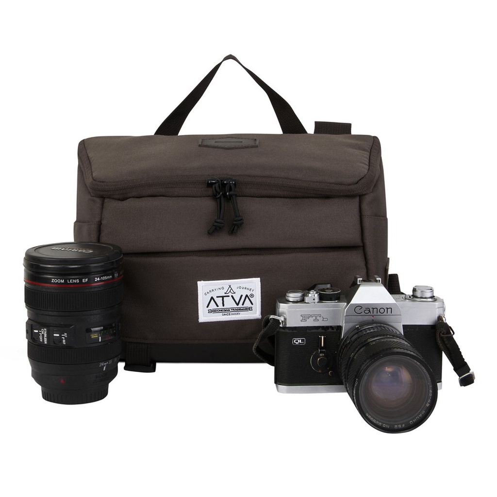 FOCUS BROWN ORIGINAL x ATVA Tas Kamera Selempang Coklat Pria Wanita Slingbag Lensa DSLR Mirrorless Tripod Sling Bag Camera Multifungsi Casual Camera Shoulder Bag Premium Unisex Shoulderbag Tas Slempang Bahu Free Rain Cover Keren Terbaru Kekinian Branded