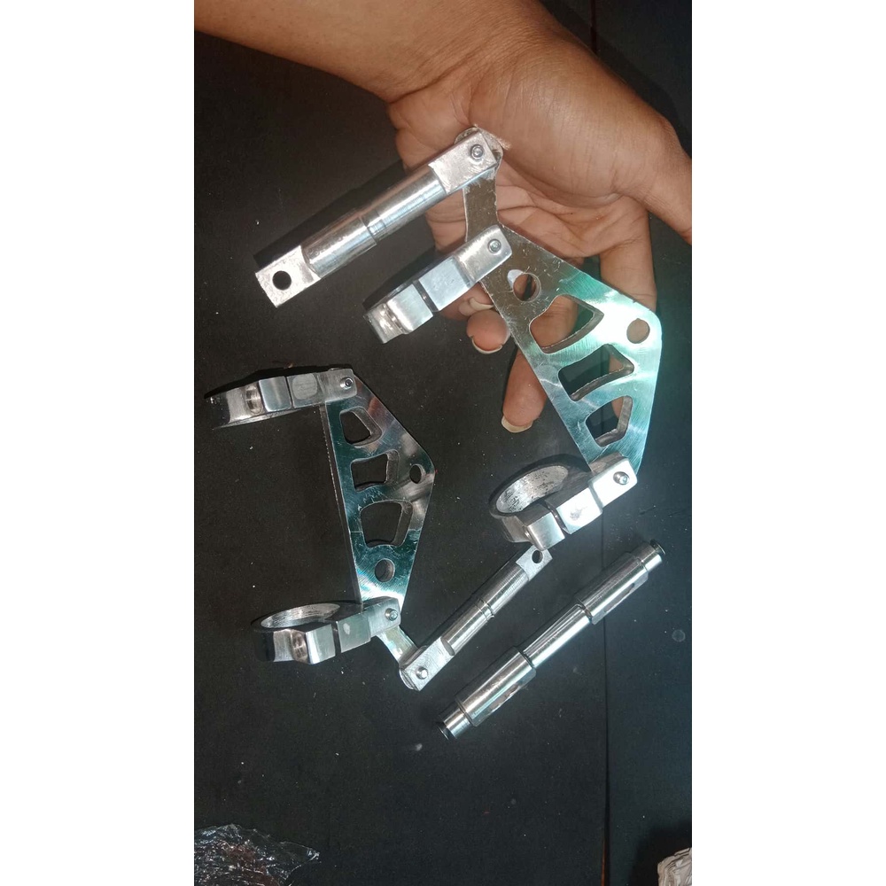 Kupingan Lampu Depan Segitiga Cincin CNC Motif Kotak Ninja Scorpio